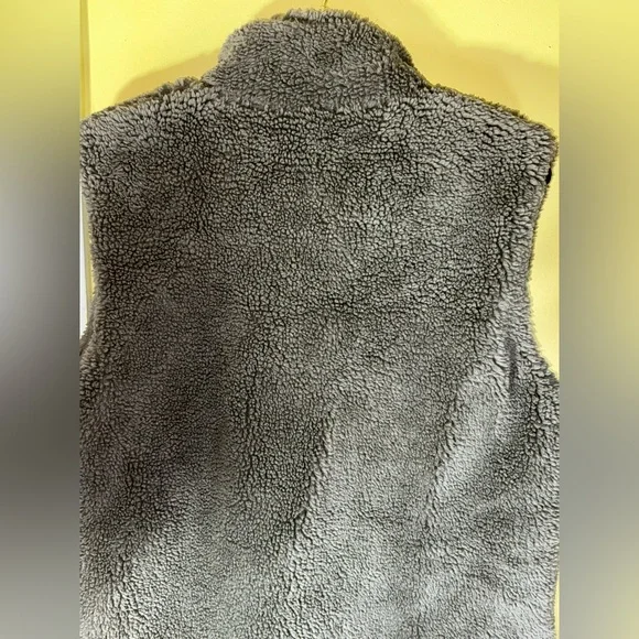 Janice Apparel NWT Ladies Sherpa Vest Grey One Size Fits Most - Picture 7 of 9
